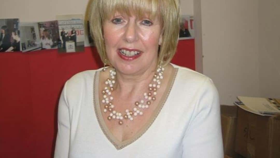 Family email advice line tries to fill gap left by cuts