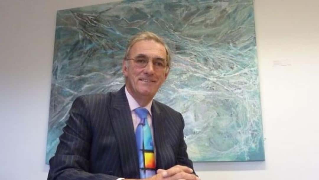 Edmonds challenges profession to throw away its regulatory rule books