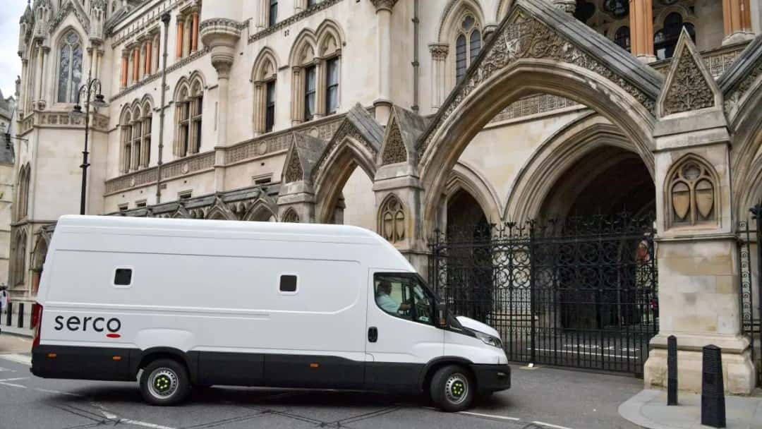 Government urged to bring prisoner transport back in-house