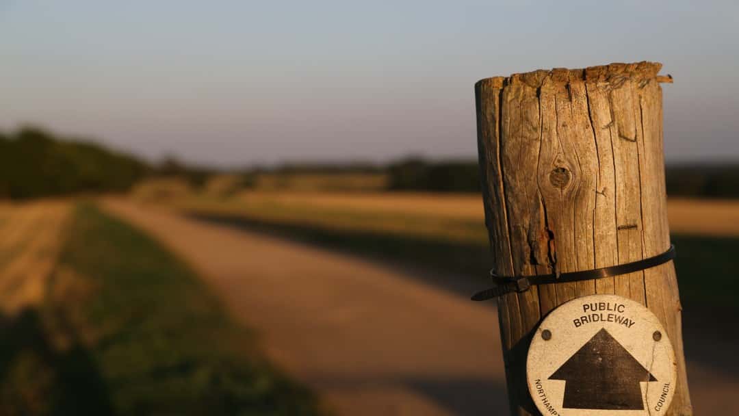 Continuous and non-continuous rights of way