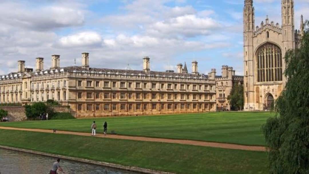 Oxbridge graduates lead pupillage success