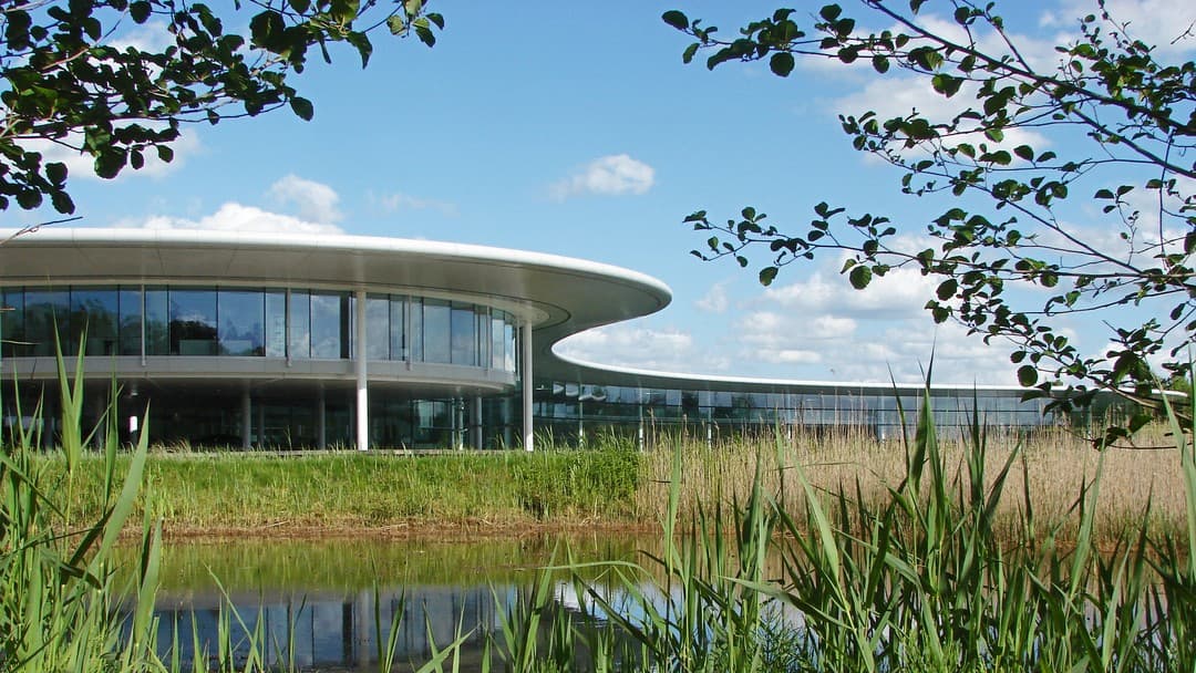 Trowers & Hamlins supports GNL sale