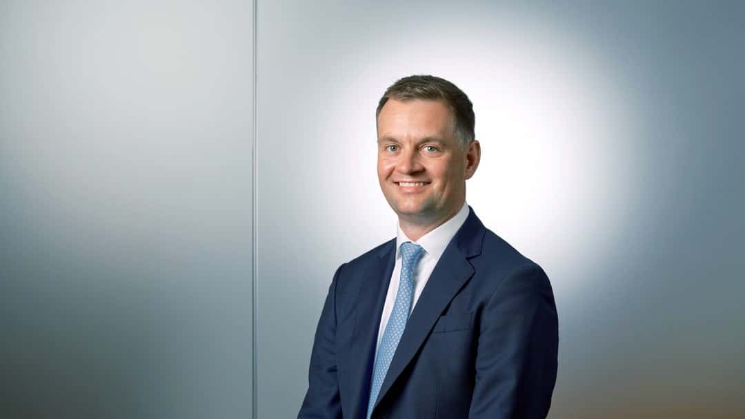 Michael Jones moves to Sackers firm