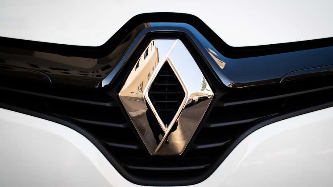 Mackie Motors survives strike-out bid in Henderson v Henderson dispute with Renault and Nissan