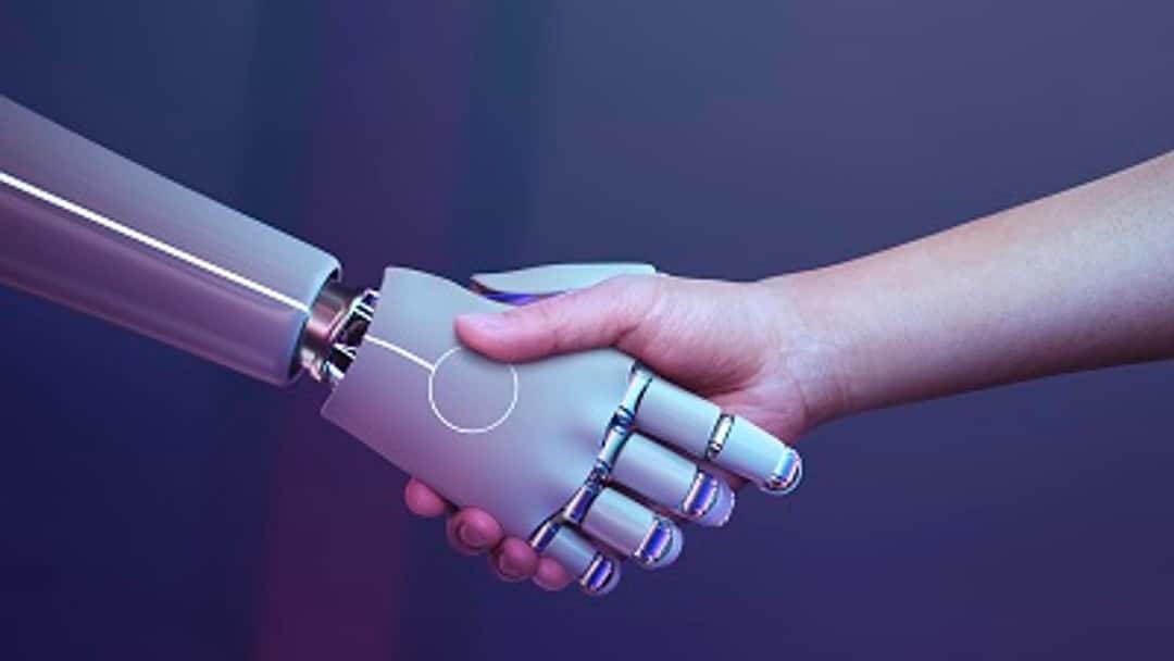 Report looks at pros and cons of AI in law firms