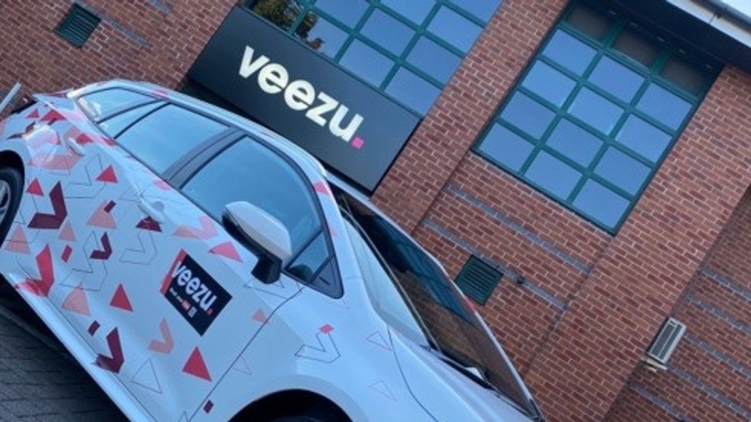 Thousands of taxi drivers urged to join fight for fair pay against Uber rival Veezu