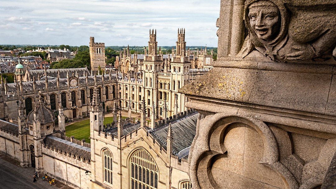 Oxford University tutors secure employee status