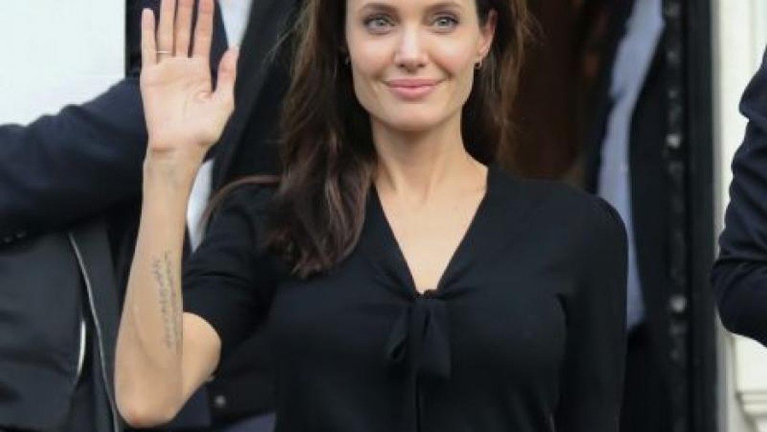 Jolie-Pitt's pro bono scheme for migrant children to launch in UK