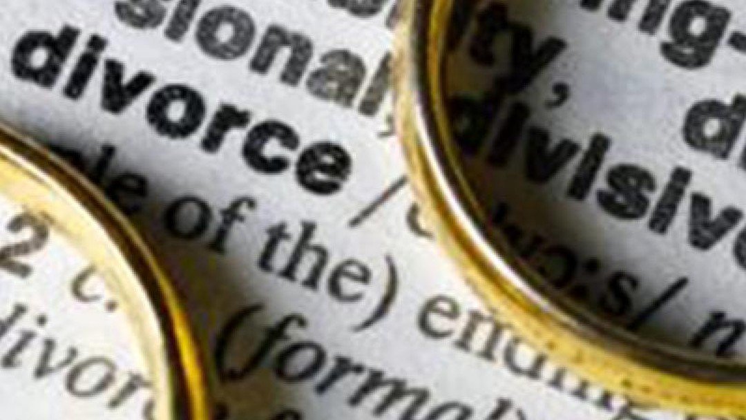 Four out of five couples ignore divorce law