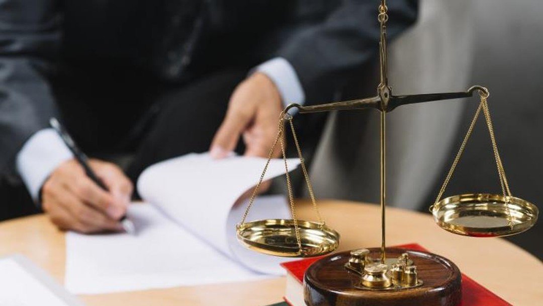 Litigation: adopting a balanced method